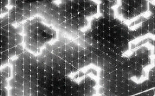 The 27.5% Ghost: Why the Market Is Pricing an Oil War But Failing to See the Crypto Decoupling